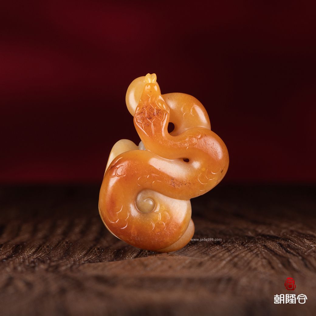 靈蛇獻(xiàn)瑞